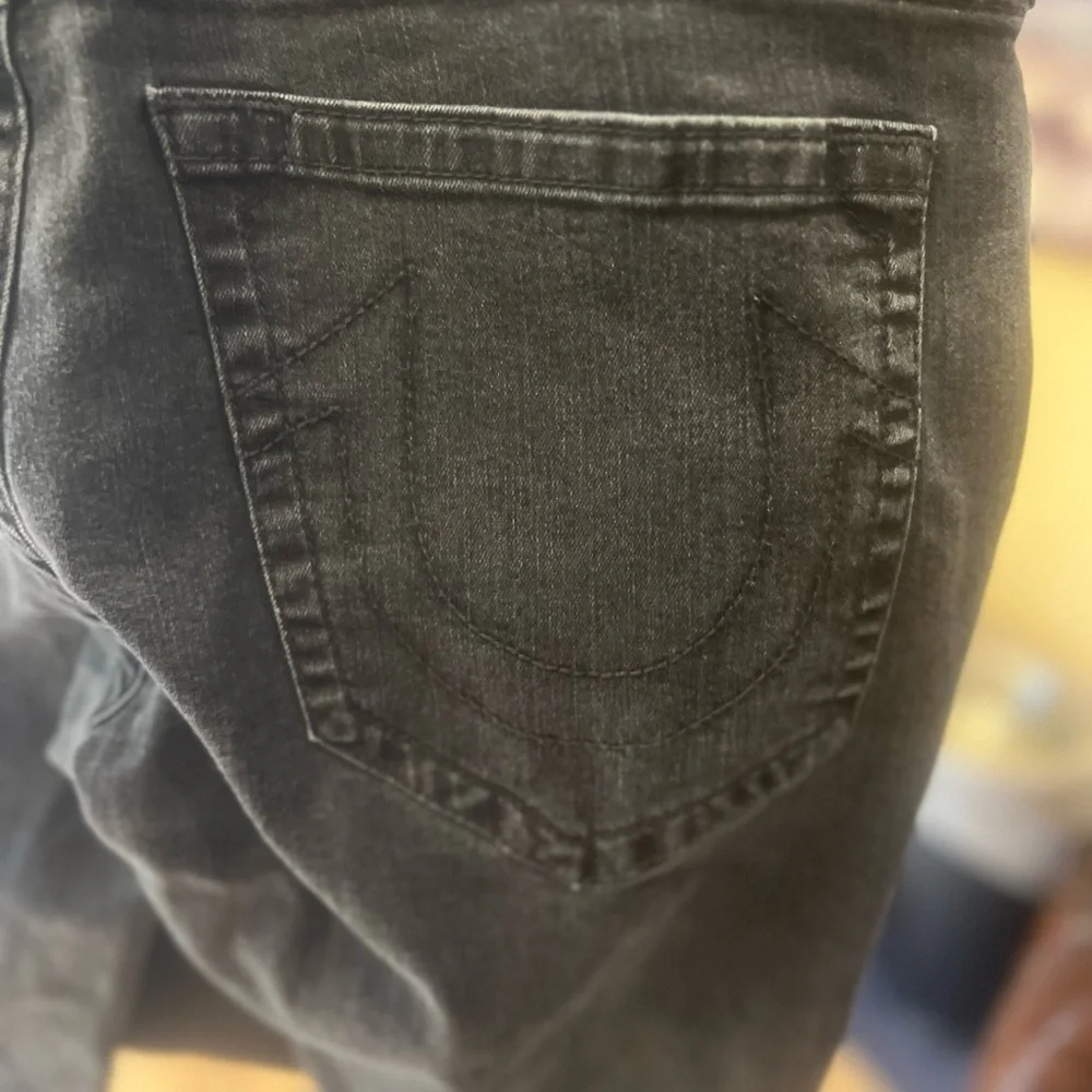 True Religion “Geno” jeans size 40 in GUC